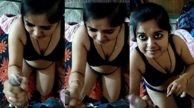 Dost ki sexy bhabhi ne muth mari aur suck kiya