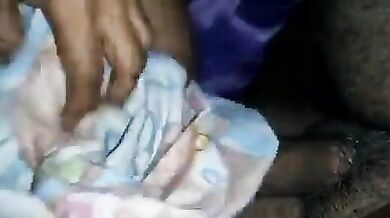 Mehta ji ne kamwali ki tight desi chut mari