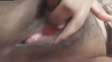 Sexy hijab girl ne chuchi masal ke chut bhi hilai