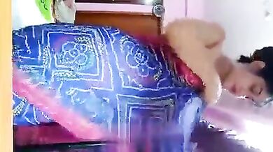 Big desi gaand dikhai saree nikal ke bhabhi ne