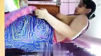 Big desi gaand dikhai saree nikal ke bhabhi ne