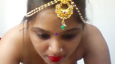 Saj dhaj ke nanga naach karti Indian cam girl