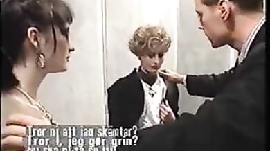 Restroom me chud gai 2 french girls