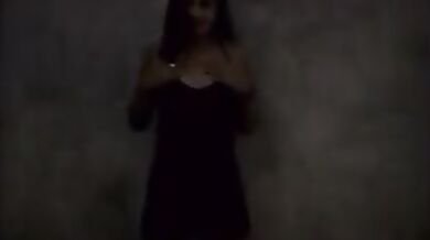 Cute bhabhi ke nange hone ka sexy video (Indian striptease)