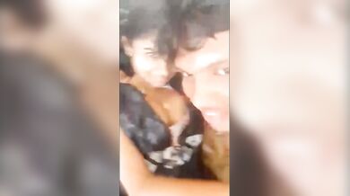 Tamil girl ke desi boobs chuse lover ne