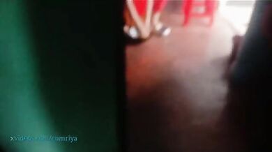 Kitchen me paka rahi thi sali, jija ne lita ke chod diya