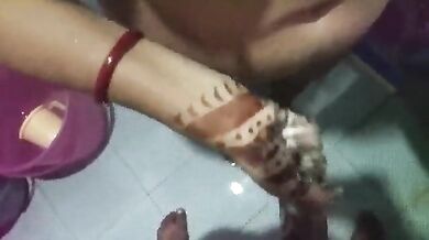 Suhagrat ke baad bathroom me biwi ki chudai