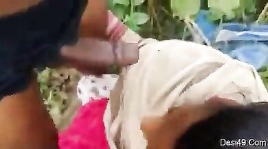 Musalman bhabhi ki chudai kheto me