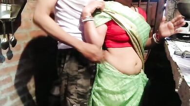 Kitchen me chudwaya makanmalkin ne