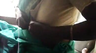 Kamwali aunty ne tel laga ke lund hilaya