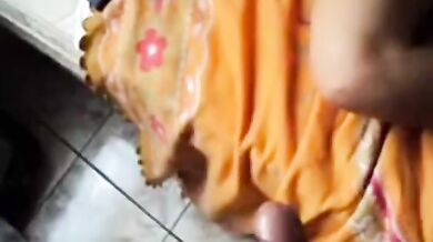 Kulhe utha utha ke chudi 1000 rupye ke lie