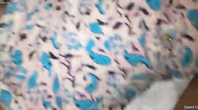 Sexy muslim wife ko lund chata ke video banaya