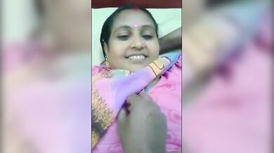 CID dekhte hue bhosda khola hot desi aunty ne