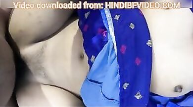 Aunty ki chut ko mili lund se thandak