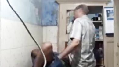 Gujarati doctor ne bhabhi ki chut me ungli ki