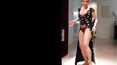 Pakistani callgirl ka panty wala mujra