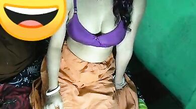 Dehati bhabhi ne pati ke dost se bur chudwai