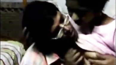 Boobs chusna he tera meri rani!