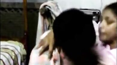 Boobs chusna he tera meri rani!