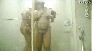 Mona aunty ko hotel room service wale ne choda