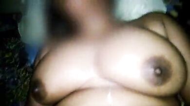 Chudti hui aunty ke bade boobs