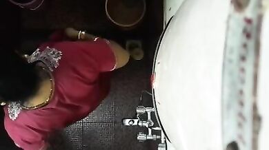 Devar ne bhabhi ka nude bathroom video banaya