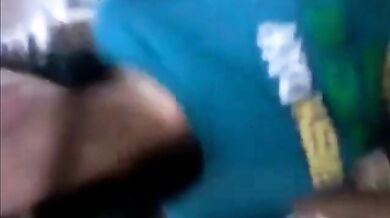 Kapde ki dukan me bhabhi ki chudai