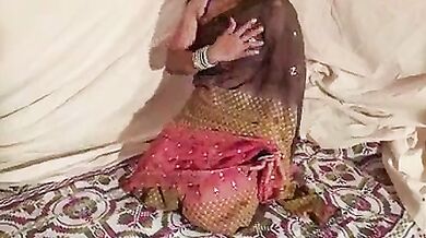 Aunty ne lund hila ke bur marwai