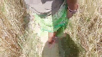 Jungle ki jhaadi me randi ko choda