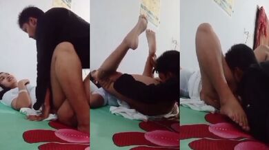 Sexy college girl nai li chut or gaand chatwaane ka maja