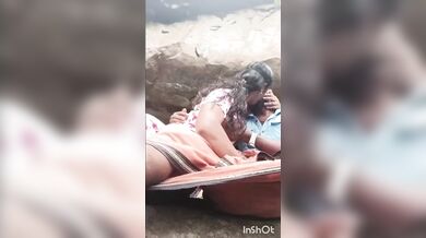 Telugu young lover ka outdoor kissing boobs sucking or blowjob mms