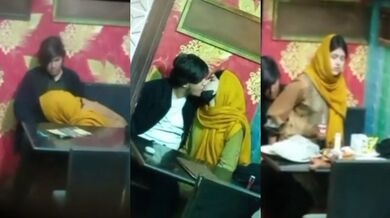 Restaurant k andar boyfriend ka lund chuske chudi college girl